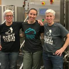 IWD Brew 2020 Shirley And Pat Warne With Mary Lusty Of TailOut Brewing (2)